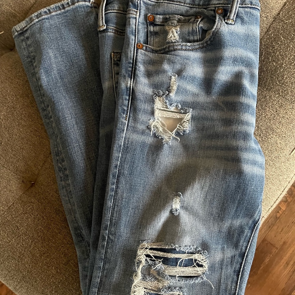 Men’s American Eagle jeans.